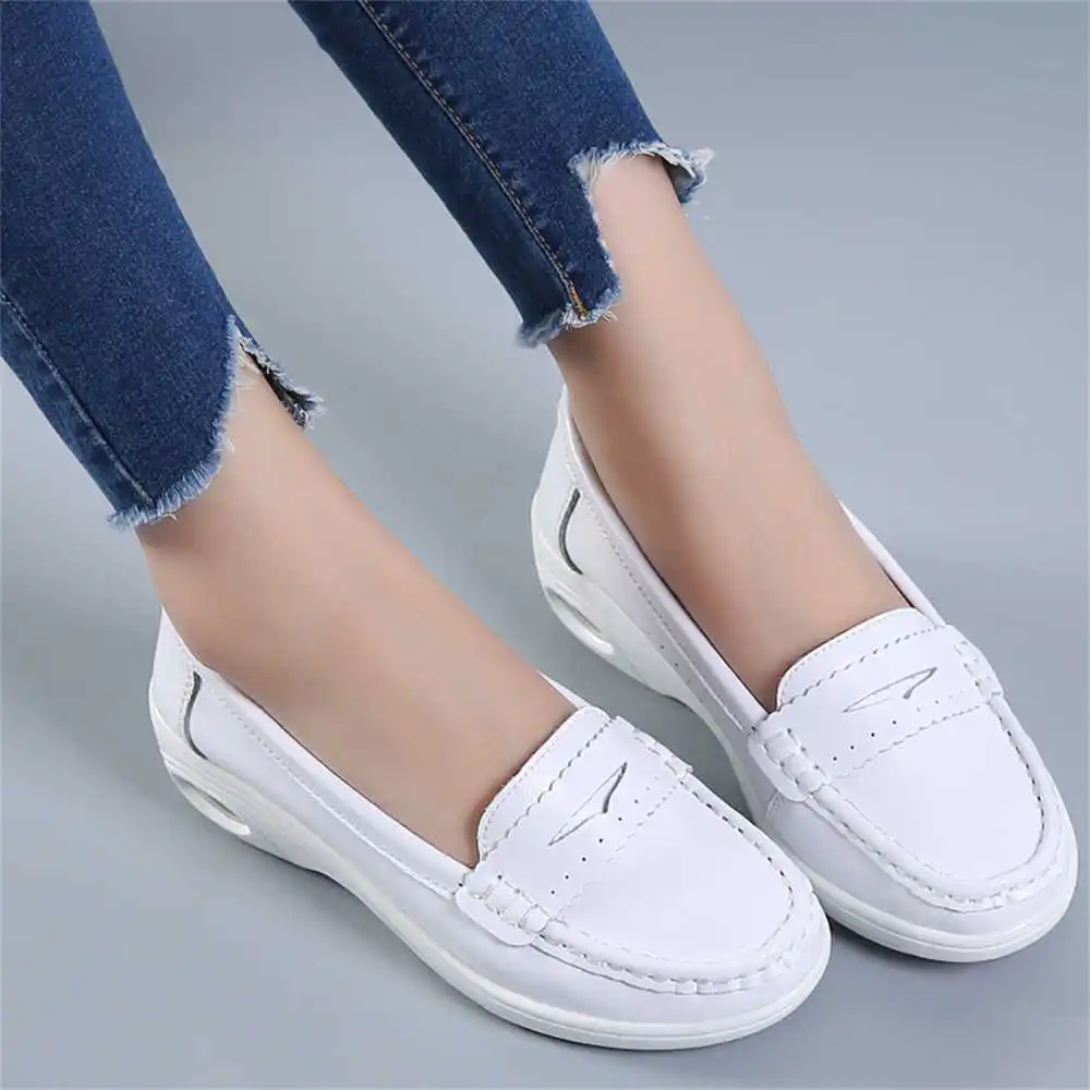 Thick Sole Slipon White Traine - đánh giá và giá Luxury Lifestyle Shorts