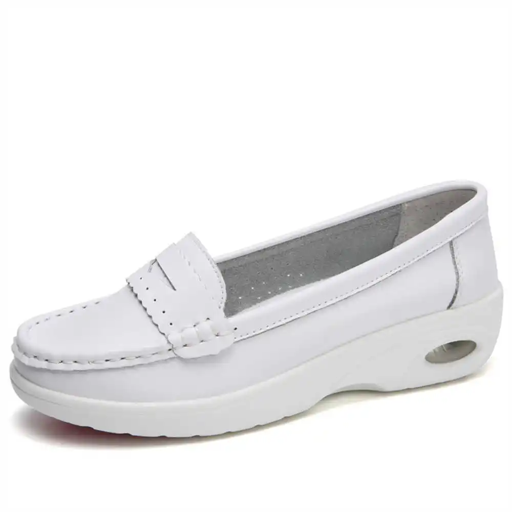 Thick Sole Slipon White Traine - đánh giá và giá Luxury Lifestyle Shorts