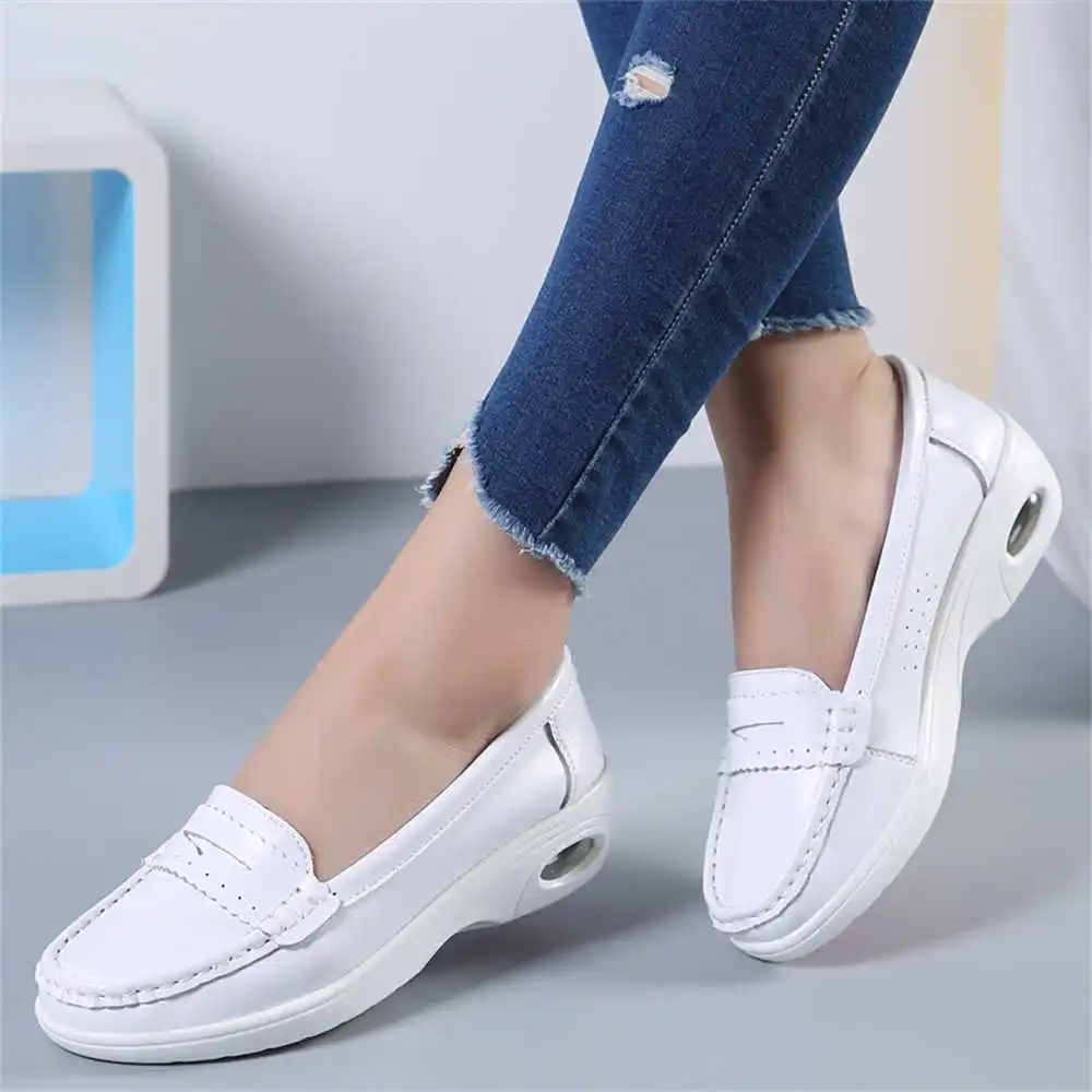 Thick Sole Slipon White Traine - đánh giá và giá Luxury Lifestyle Shorts